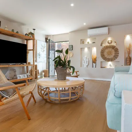 Oceania B, Private Pool